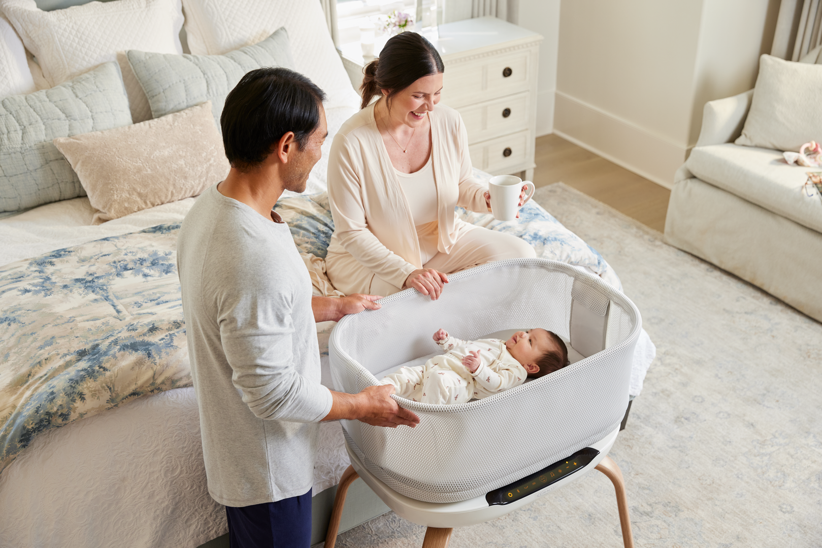 GRACO ELUMA NEST BEDSIDE CRIB